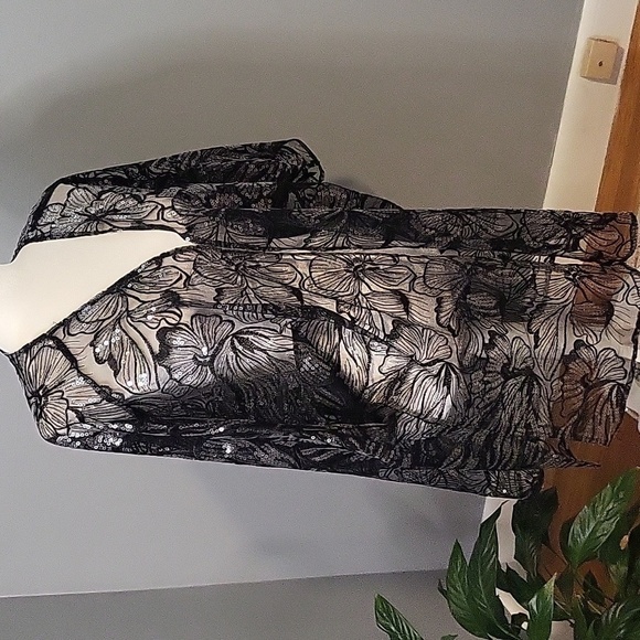 Anne Klein Black Mesh Floral Embroidered Sequined Cover Up Shawl Tunic Size S/M - Picture 3 of 11